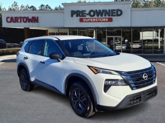 Used 2024 Nissan Rogue S image 1