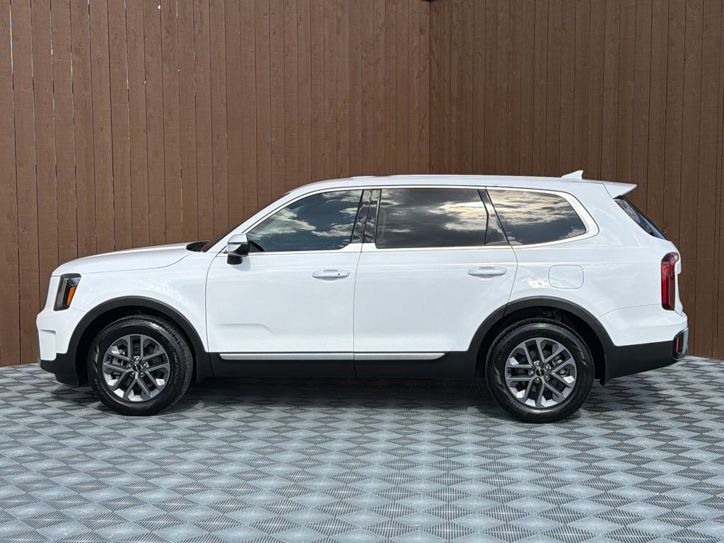 Used 2024 Kia Telluride LX image 14