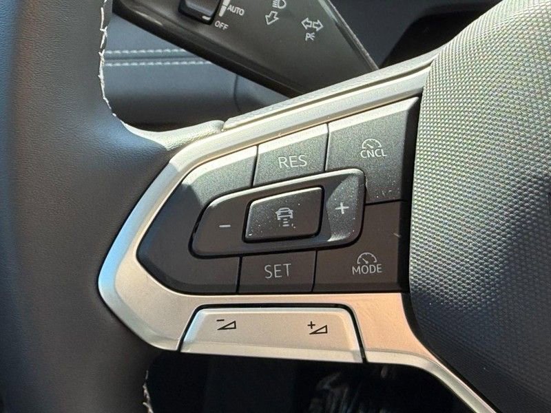 New 2026 Volkswagen Tiguan SE AWD/4WD image 10