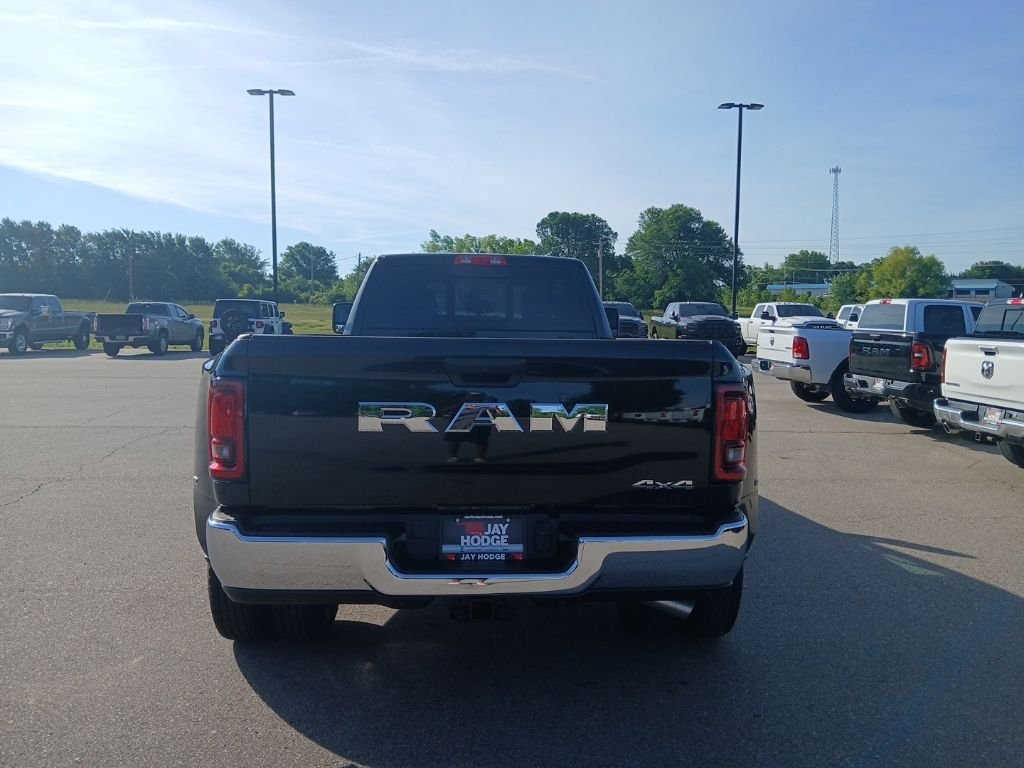 New 2026 RAM 3500 Tradesman AWD/4WD image 7