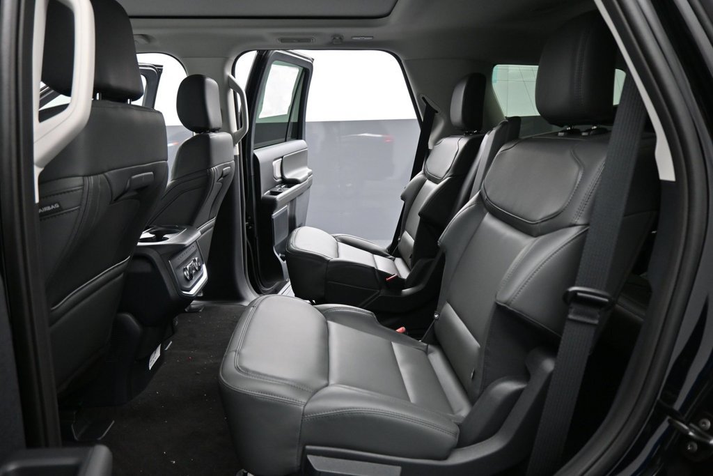New 2026 Ford Expedition Active AWD/4WD image 18
