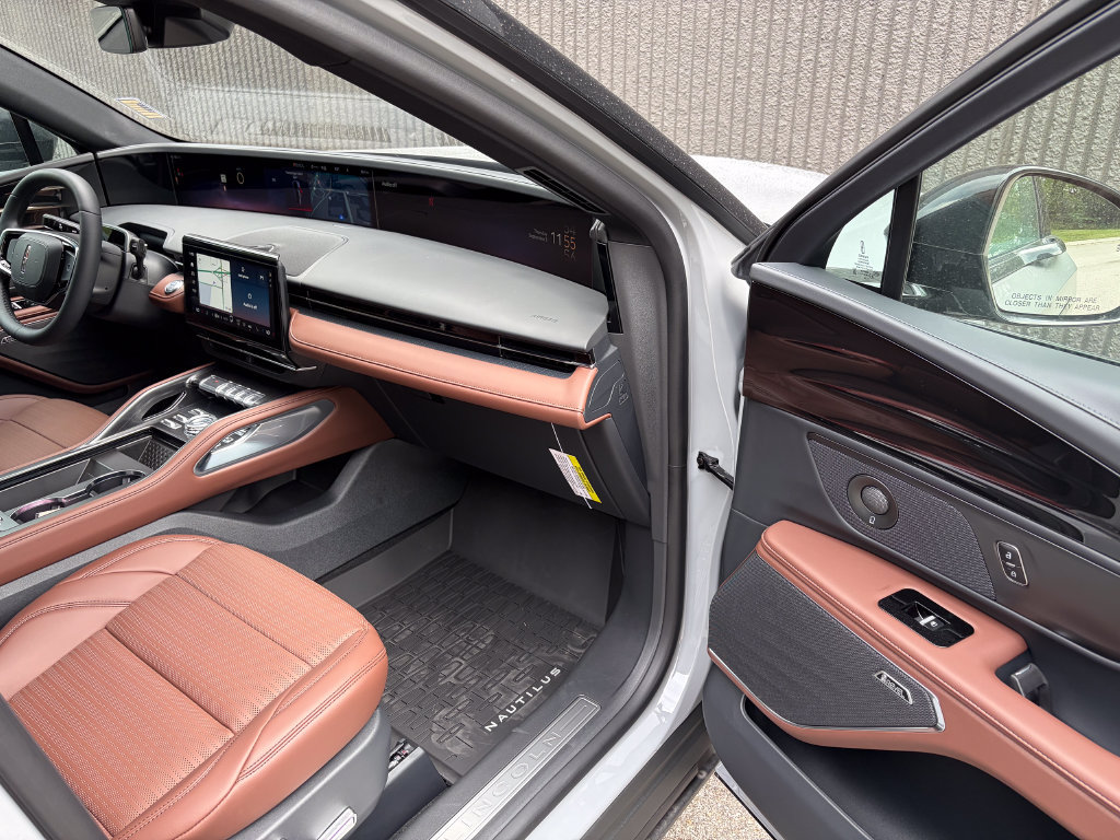 New 2026 Lincoln Nautilus Reserve w/ Jet Appearance Package AWD/4WD image 30