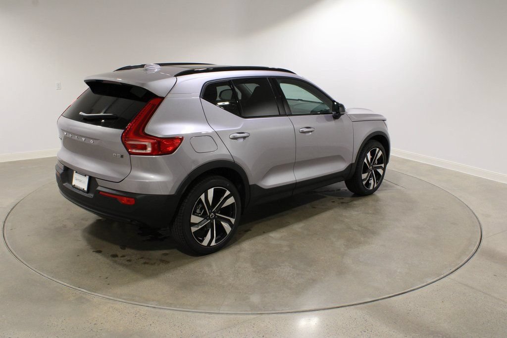 New 2026 Volvo XC40 B5 Ultra w/ Climate Package AWD/4WD image 6