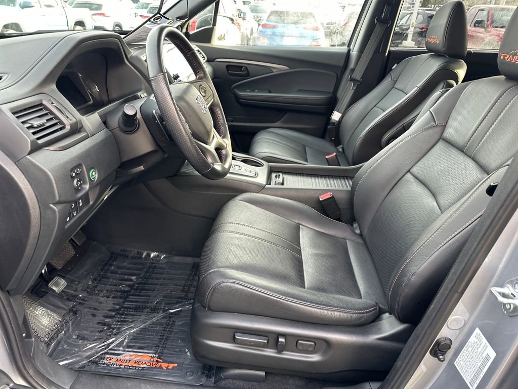 Used 2023 Honda Passport TrailSport image 12