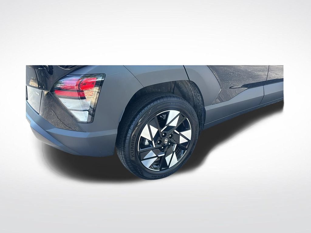Used 2025 Hyundai Kona SEL AWD/4WD image 8