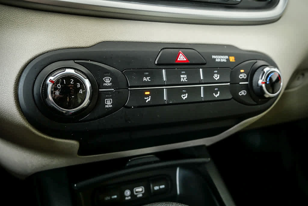 Used 2020 Kia Sorento LX image 15