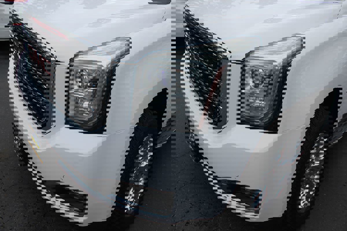 Used 2015 GMC Yukon SLT w/ Open Road Package image 10