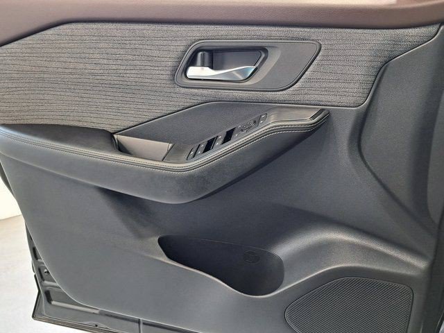 Used 2023 Nissan Rogue SV FWD image 20
