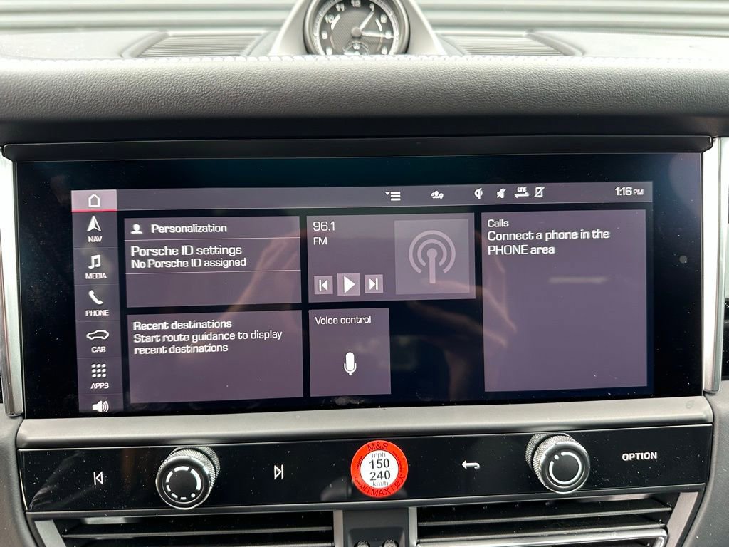 Certified 2025 Porsche Macan image 29