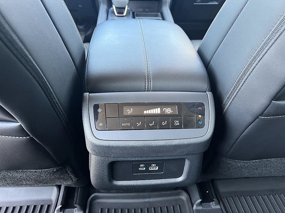 Certified 2025 Nissan Pathfinder SL FWD image 30