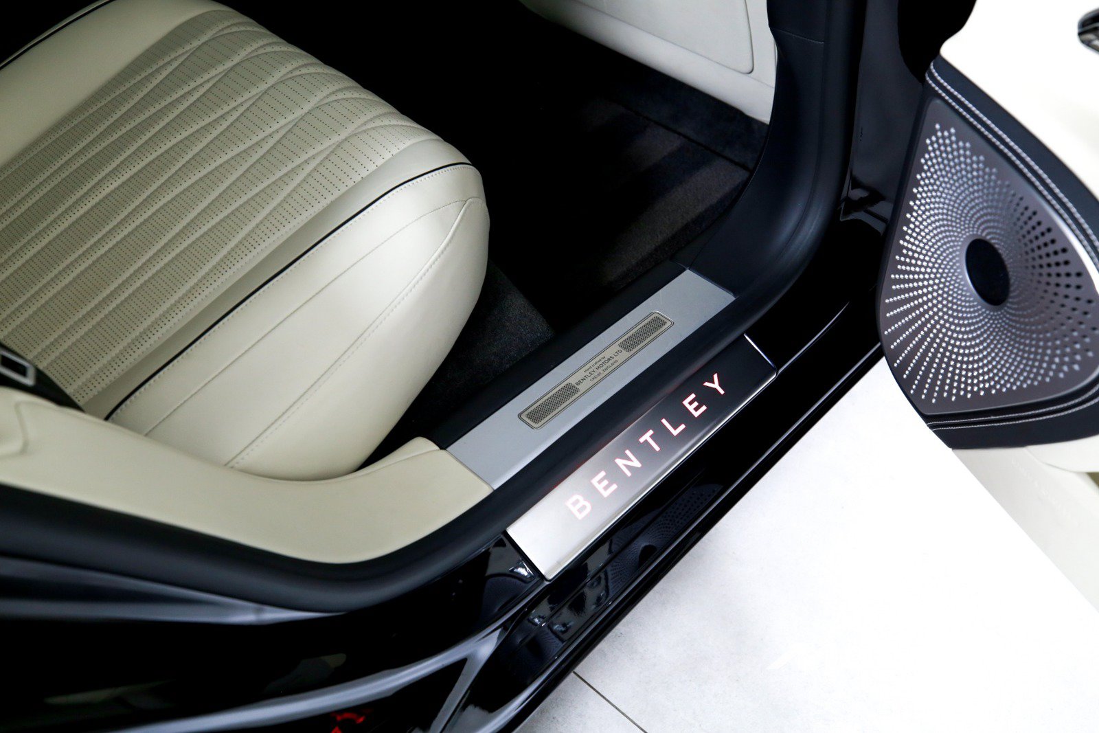 Used 2020 Bentley Flying Spur W12 AWD/4WD image 25