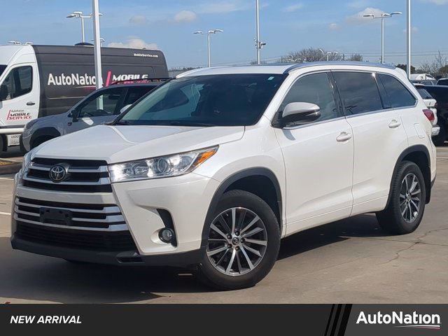 Used 2017 Toyota Highlander XLE w/ Carpet Mat Package image 1