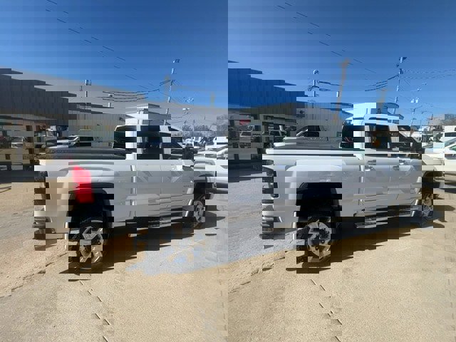 Used 2017 GMC Sierra 2500 SLT w/ Duramax Plus Package image 5