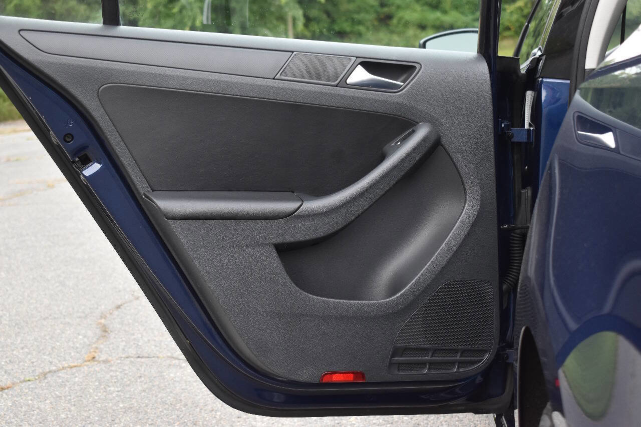 Used 2012 Volkswagen Jetta SE image 10