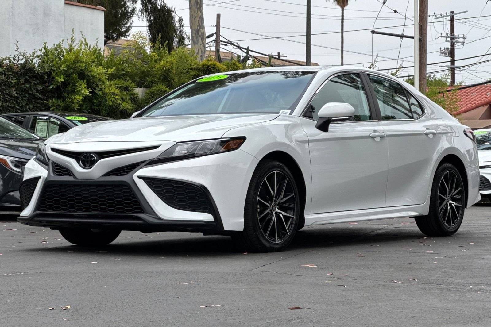Used 2023 Toyota Camry SE FWD image 9