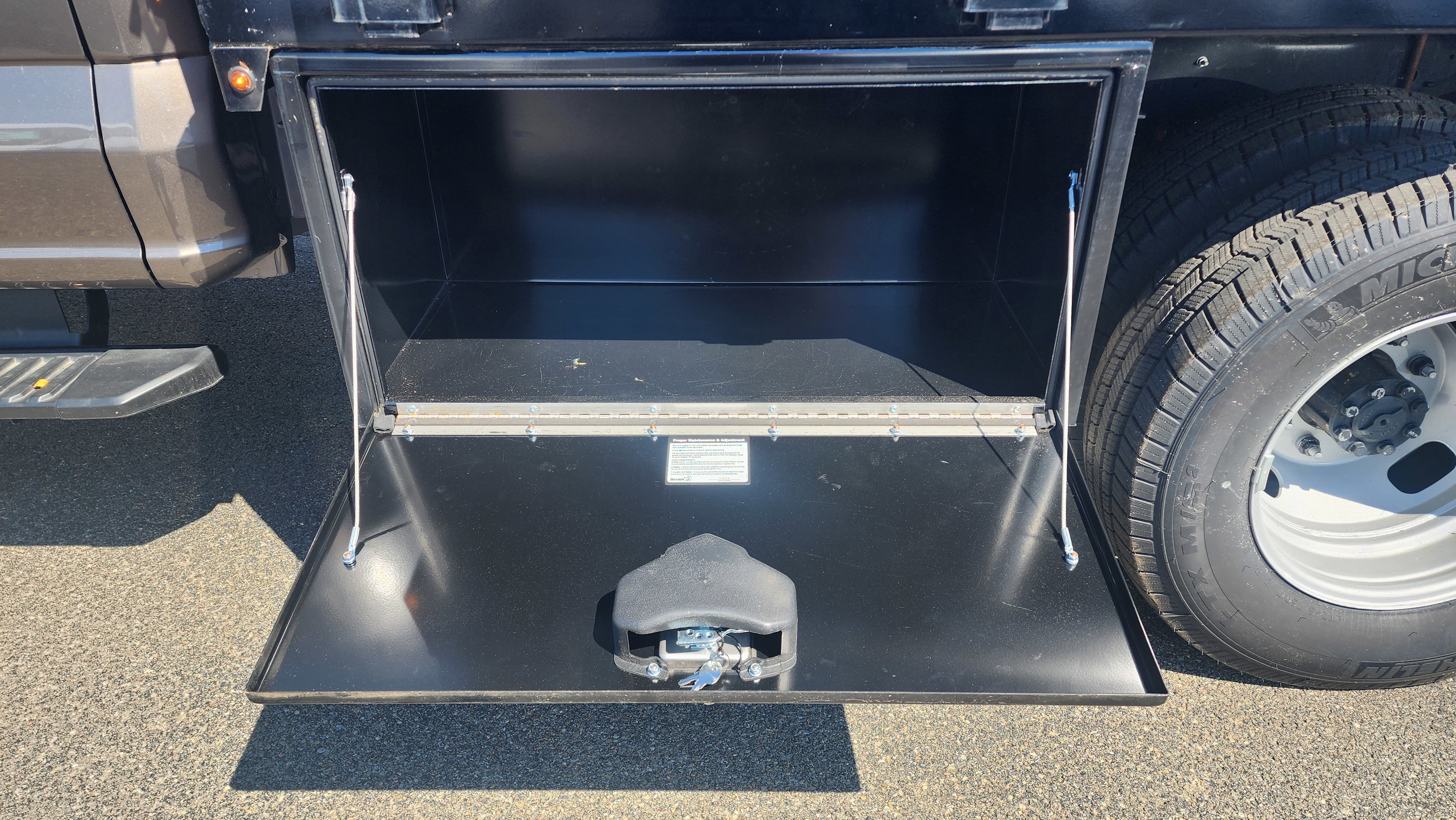 New 2023 Ford F350 XLT w/ XLT Value Package image 7