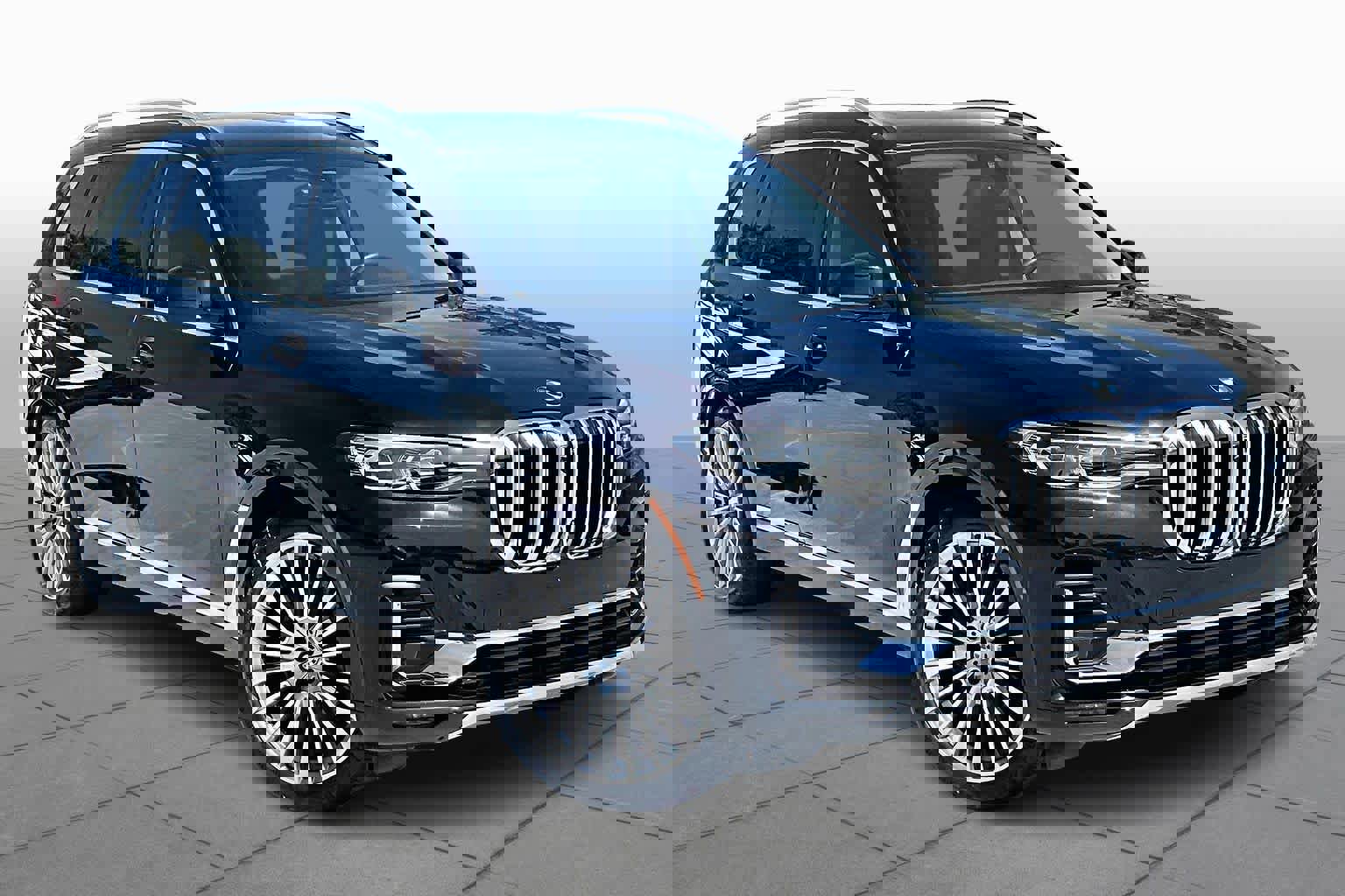 Used 2022 BMW X7 xDrive40i w/ Premium Package AWD/4WD image 3