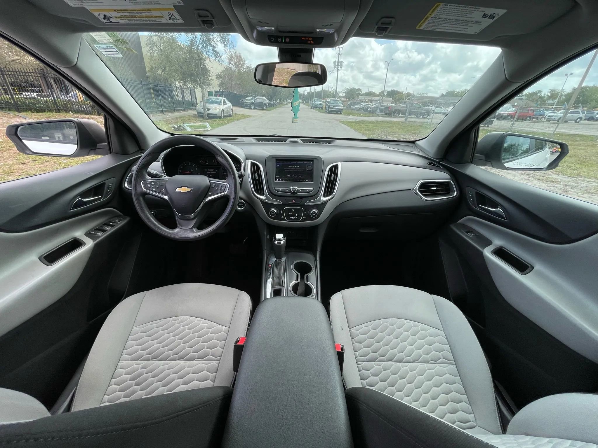 Used 2021 Chevrolet Equinox LS w/ LS Convenience Package FWD image 18