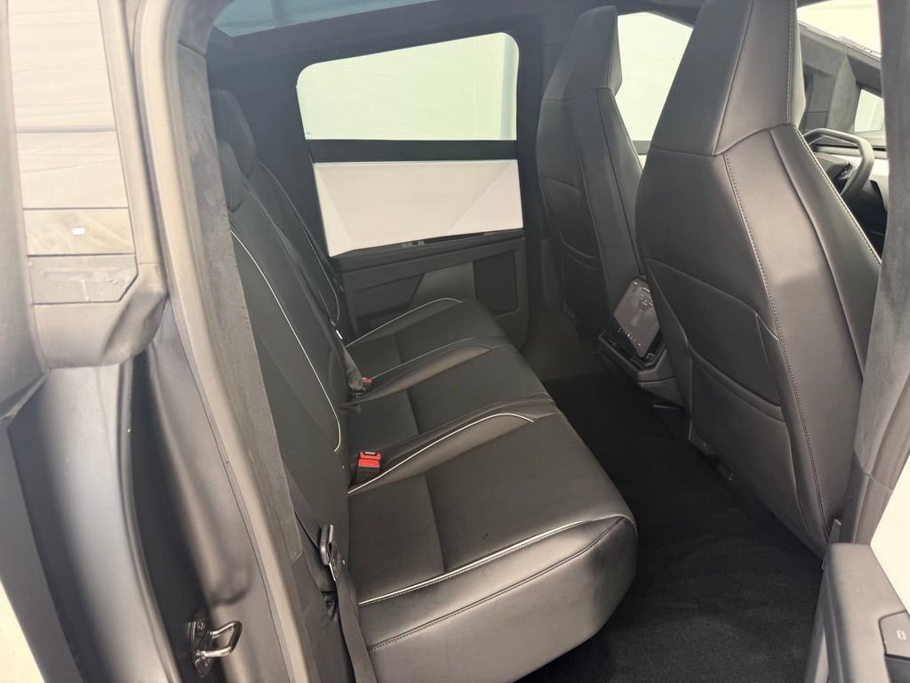 Used 2024 Tesla Cybertruck AWD Crew Cab image 27