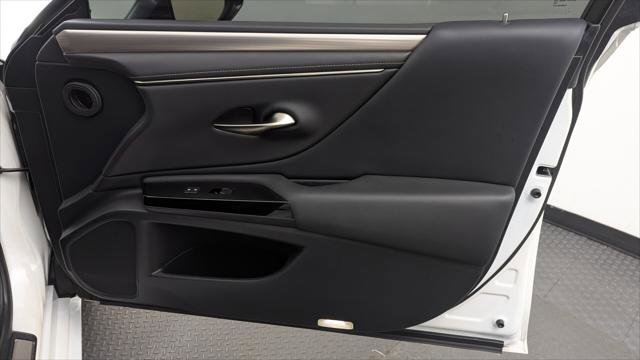 Used 2022 Lexus ES 300h F Sport FWD image 22