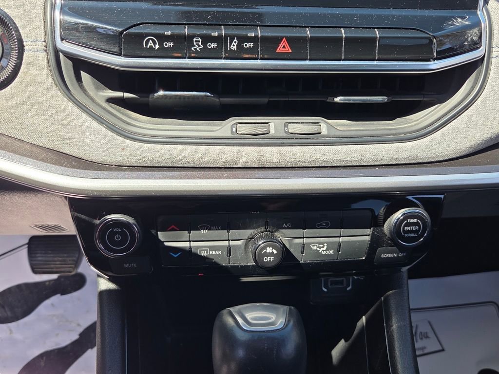 Used 2024 Jeep Compass Latitude image 20