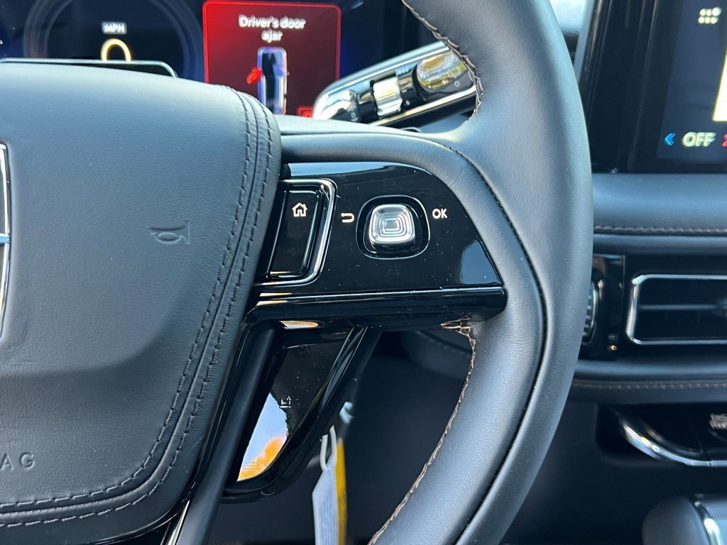 New 2026 Lincoln Aviator AWD image 23