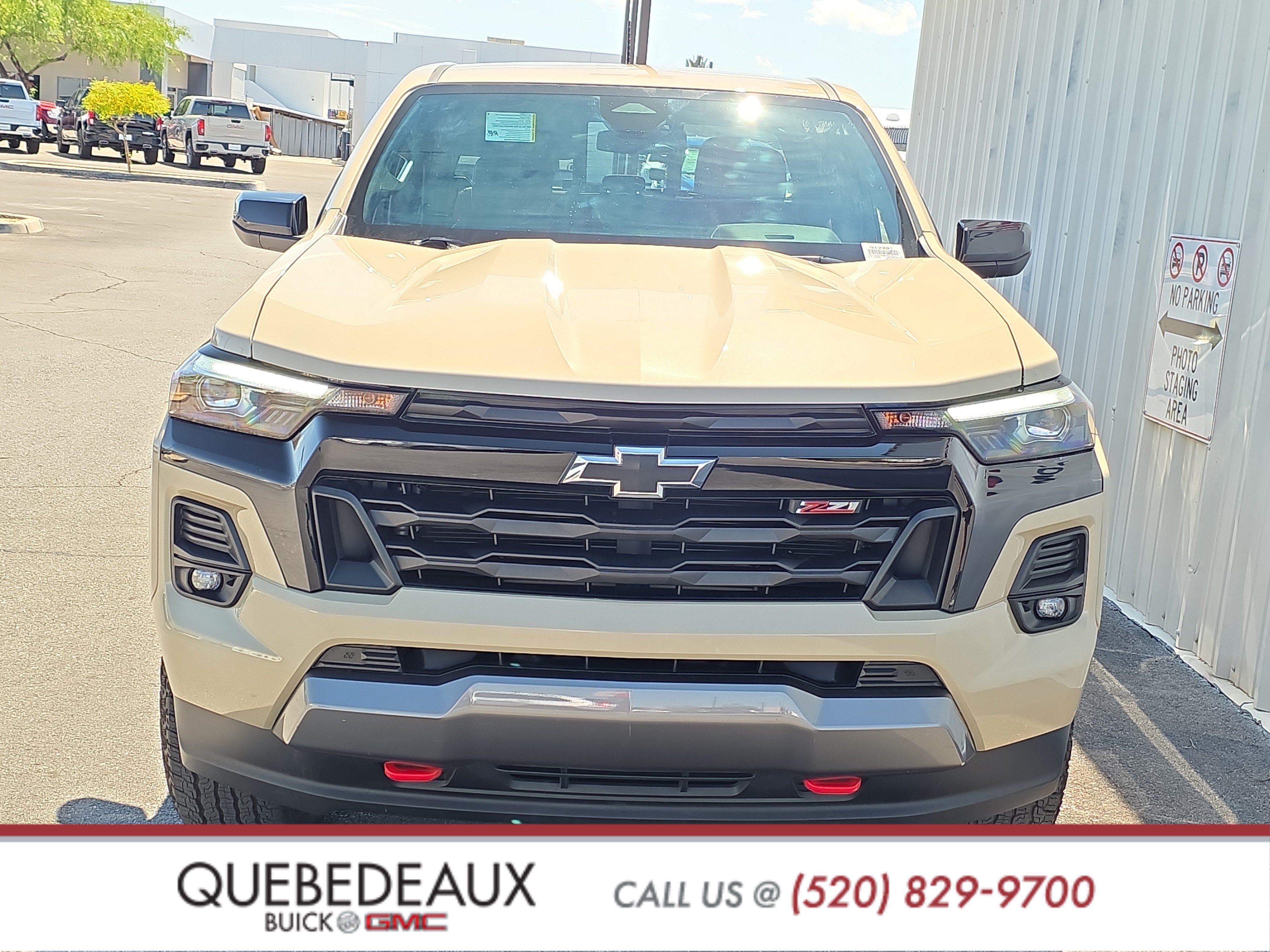 Used 2023 Chevrolet Colorado Z71 AWD/4WD image 2