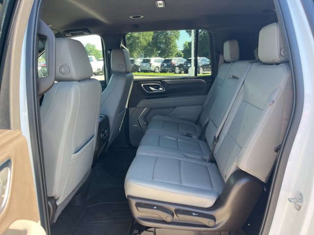 Used 2022 Chevrolet Suburban Z71 w/ Z71 Off-Road Package image 36