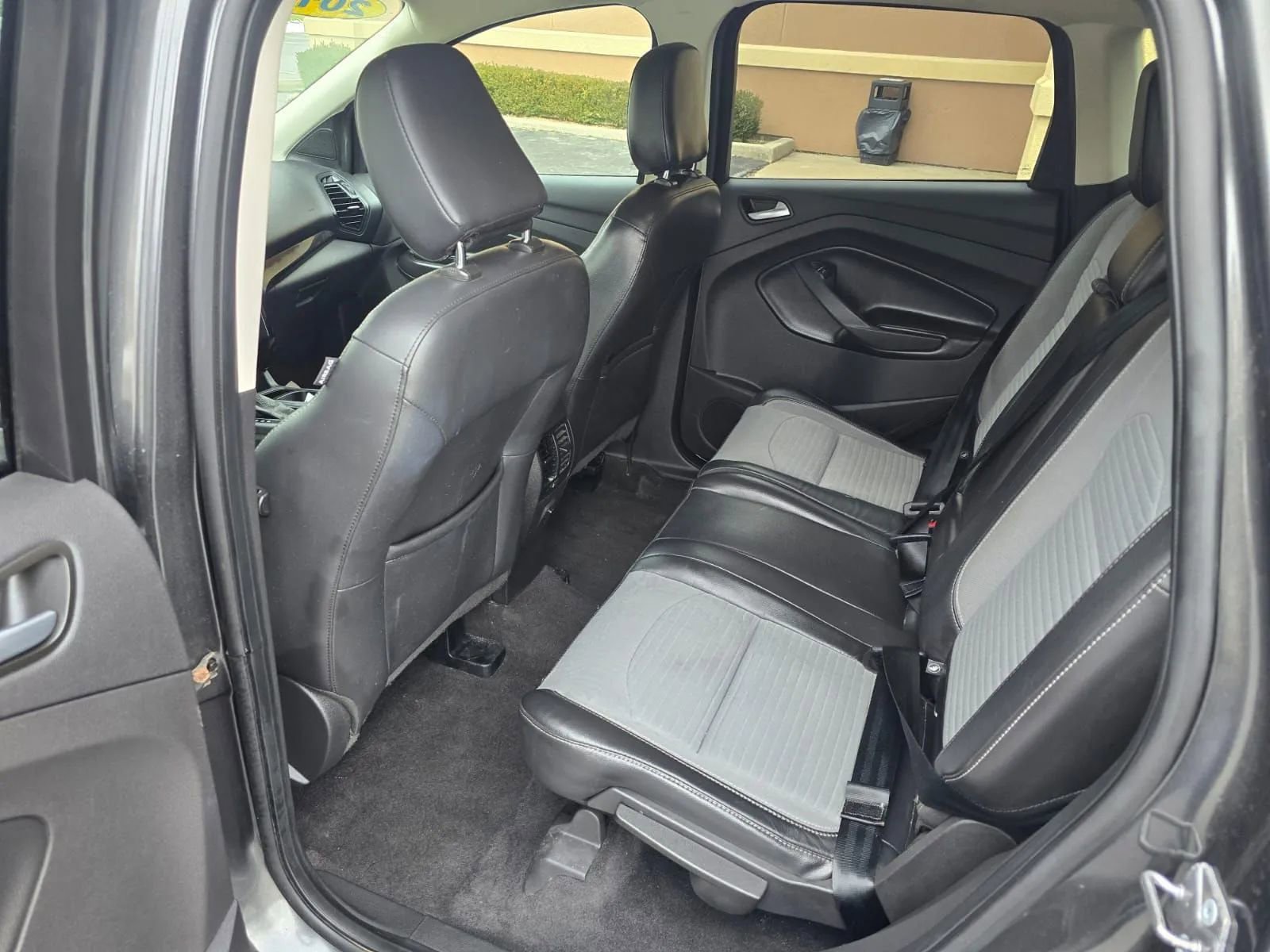 Used 2019 Ford Escape SE image 17