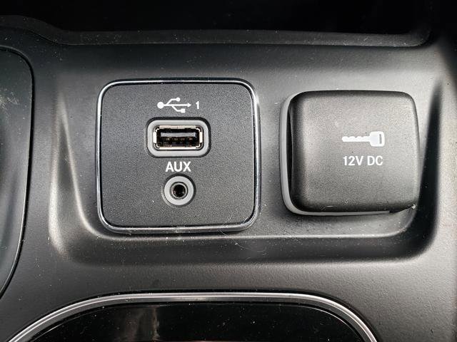 Used 2019 Jeep Cherokee Limited image 25