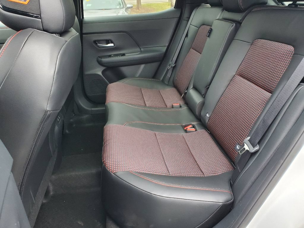 New 2026 Nissan Kicks SR w/ SR Premium Package FWD image 11