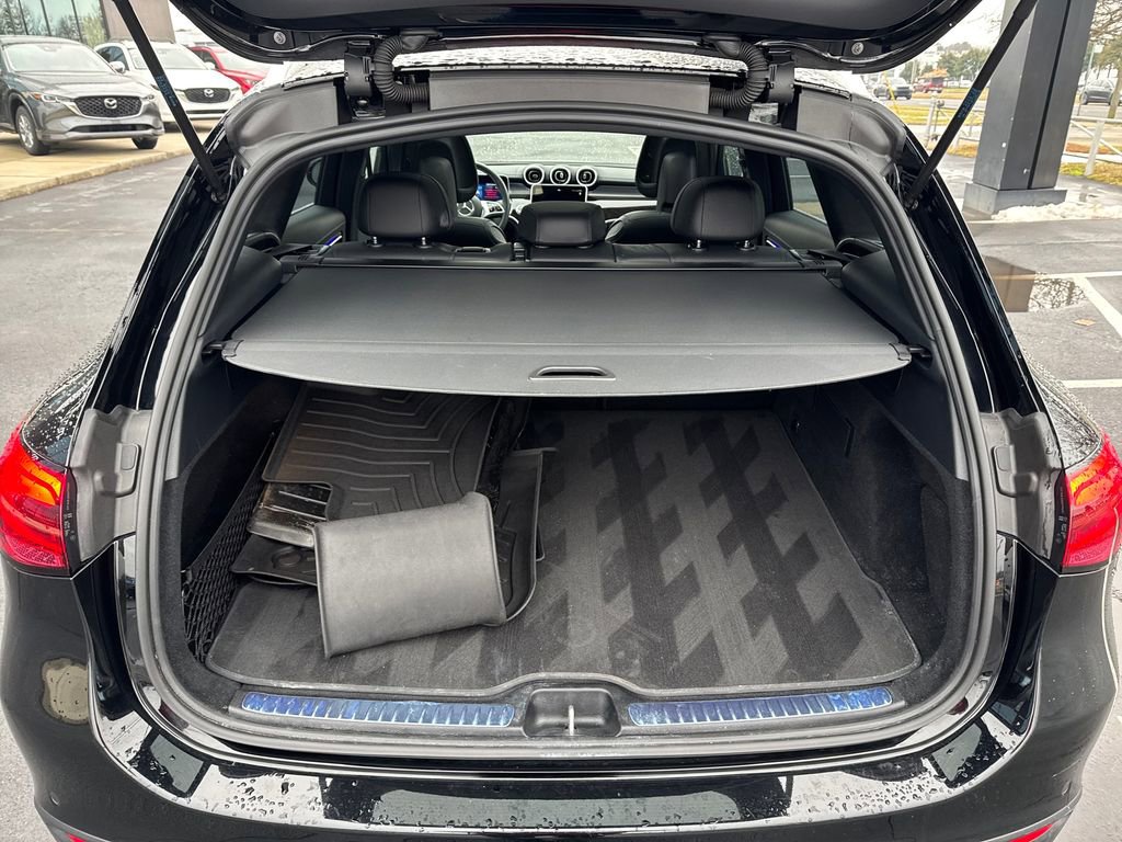 Used 2025 Mercedes-Benz GLC 300 4MATIC image 28