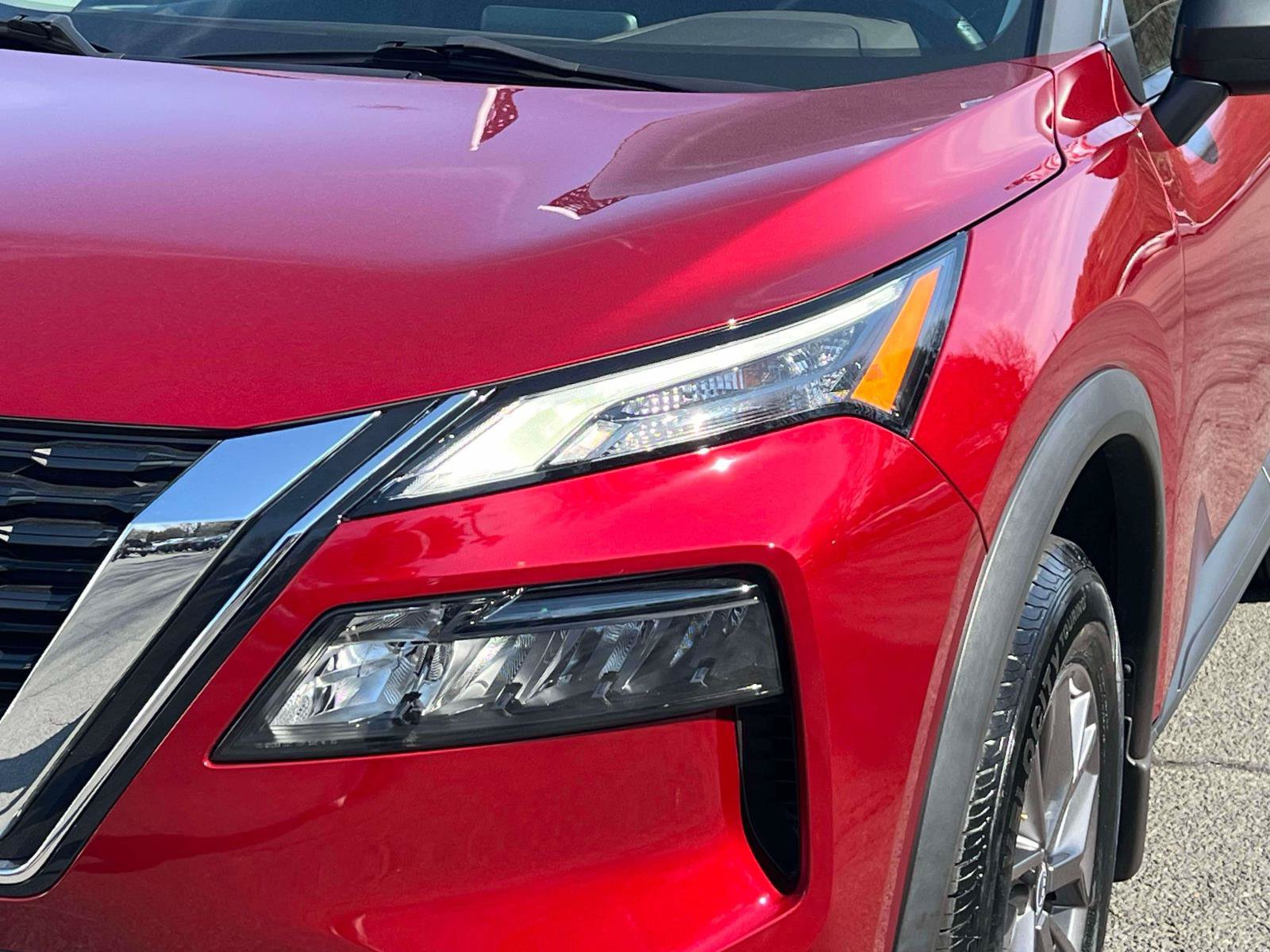 Used 2023 Nissan Rogue S AWD/4WD image 7
