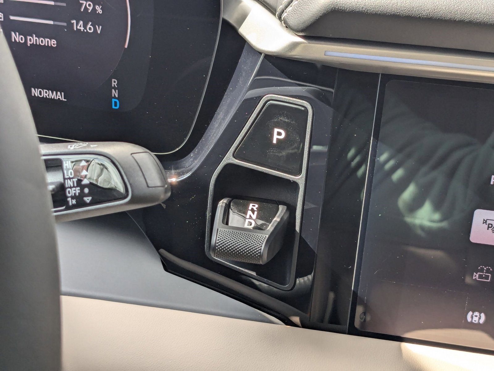 New 2025 Porsche Macan 4S Electric image 21