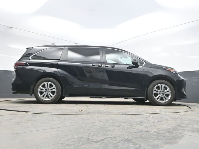 Used 2022 Toyota Sienna Platinum image 40