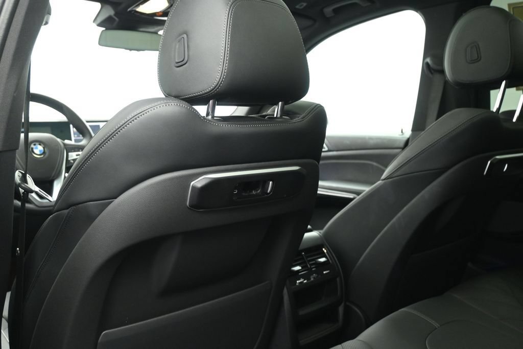 Used 2024 BMW X5 sDrive40i w/ Premium Package RWD image 19