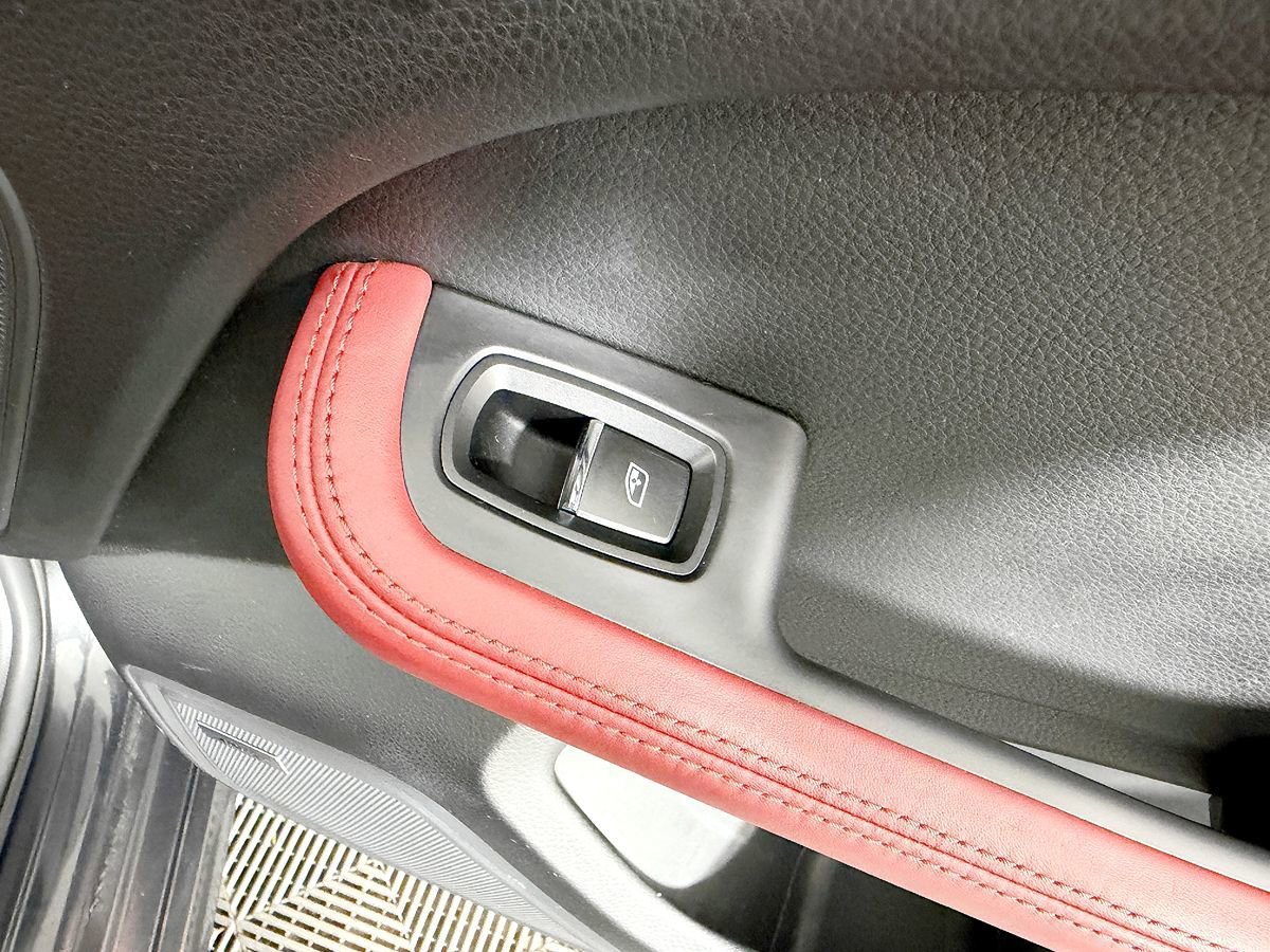 Used 2017 Porsche Macan GTS AWD/4WD image 42