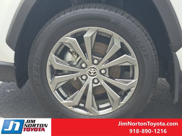 Used 2025 Toyota RAV4 XLE Premium AWD/4WD image 14