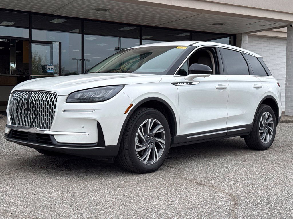 Used 2023 Lincoln Corsair AWD w/ Equipment Group 101A image 23