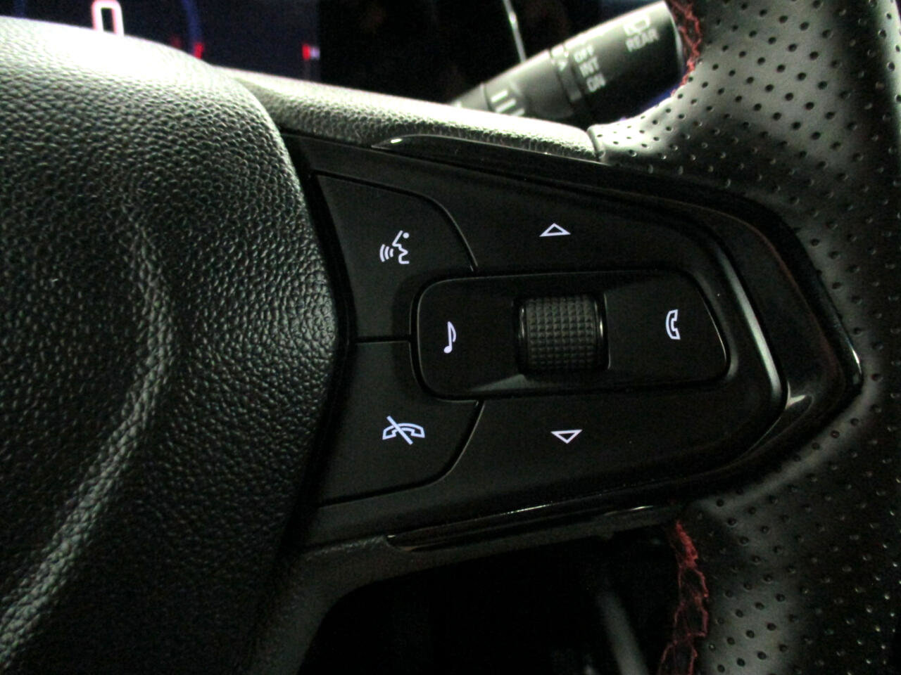 Used 2024 Chevrolet TrailBlazer RS w/ Convenience Package image 23