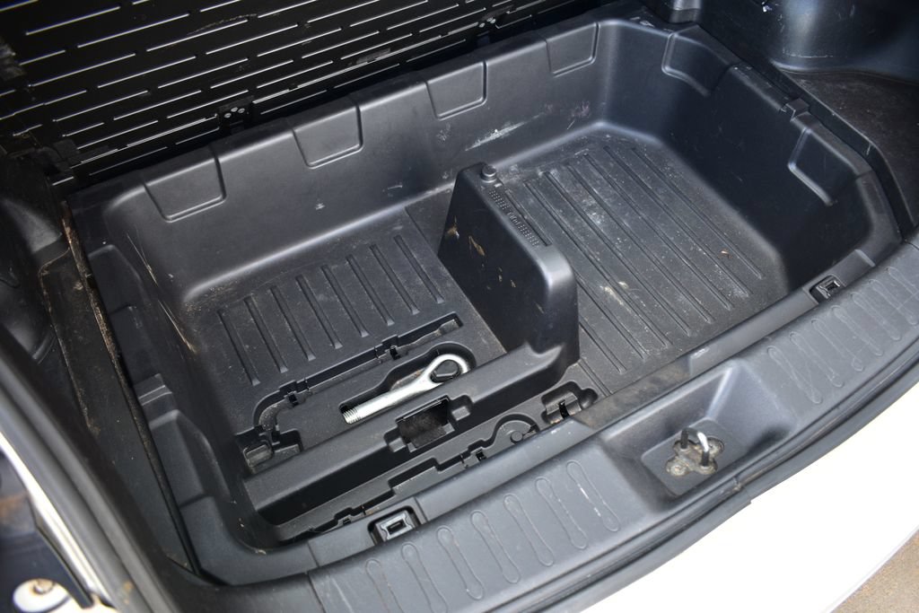 Used 2014 Nissan Juke S FWD image 22