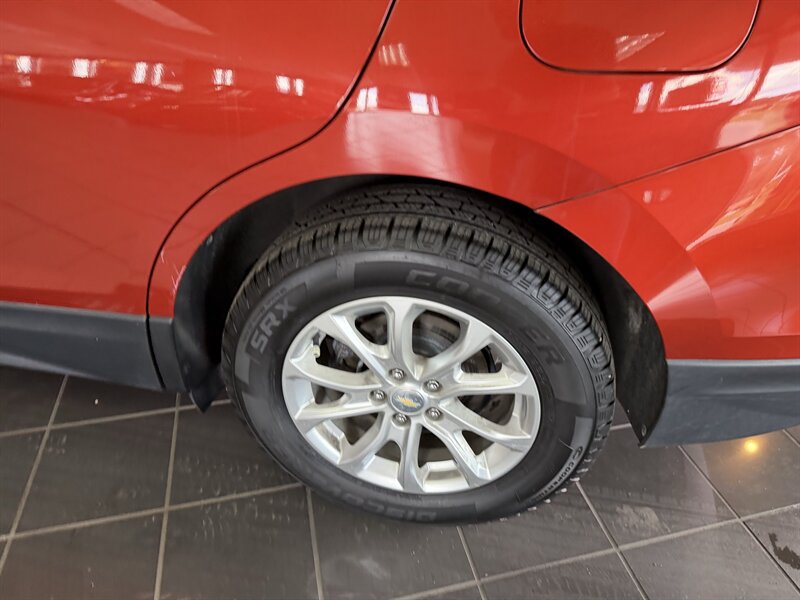 Used 2020 Chevrolet Equinox LS w/ LS Convenience Package AWD/4WD image 32