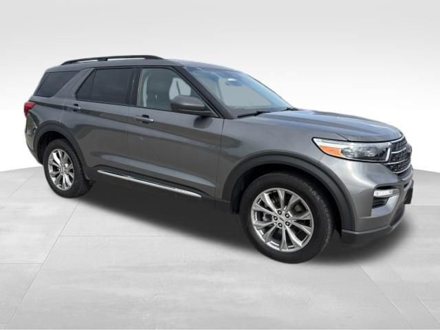 Used 2023 Ford Explorer XLT w/ Equipment Group 202A AWD/4WD image 7