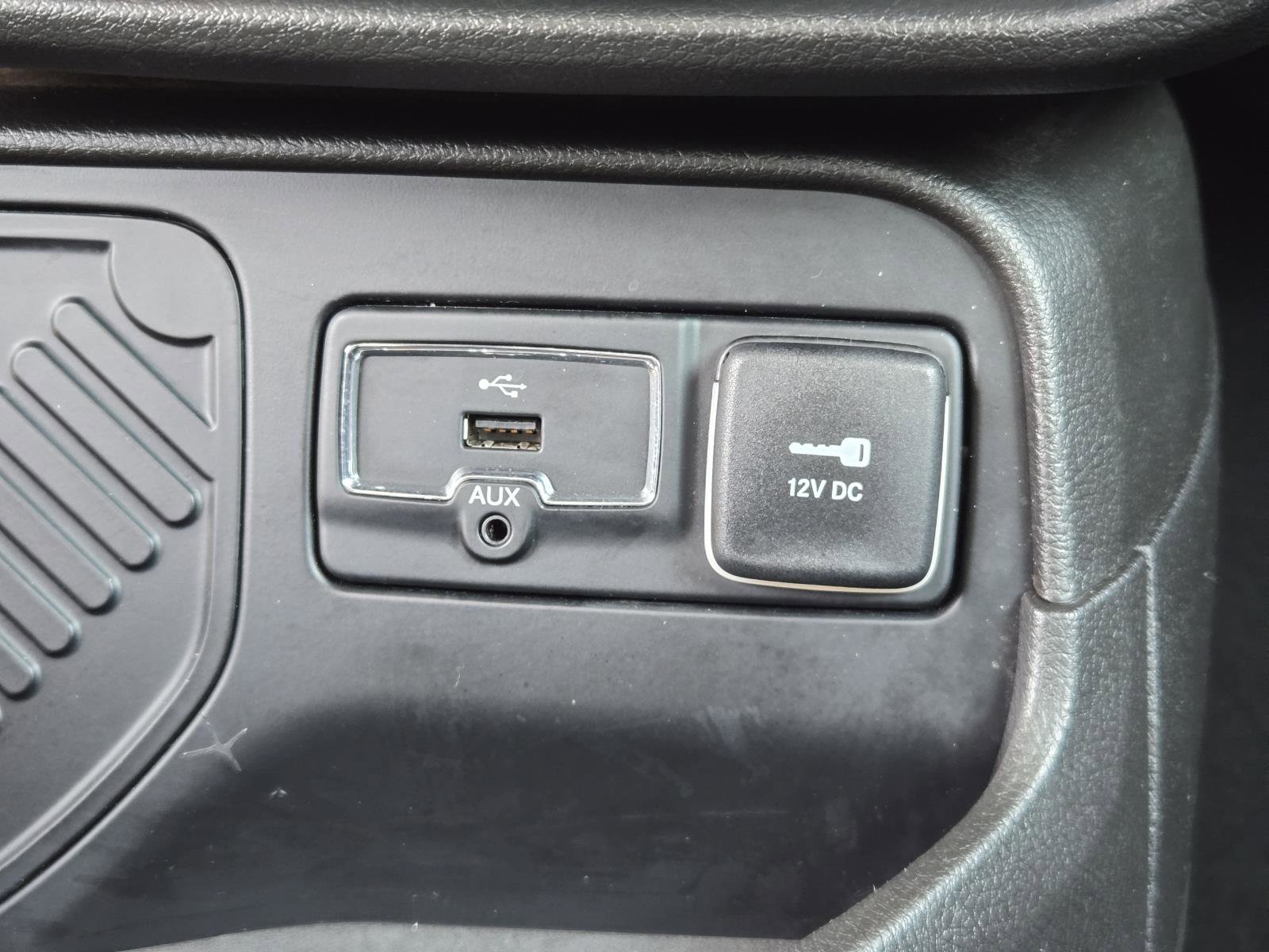 Certified 2016 Jeep Renegade Latitude image 12