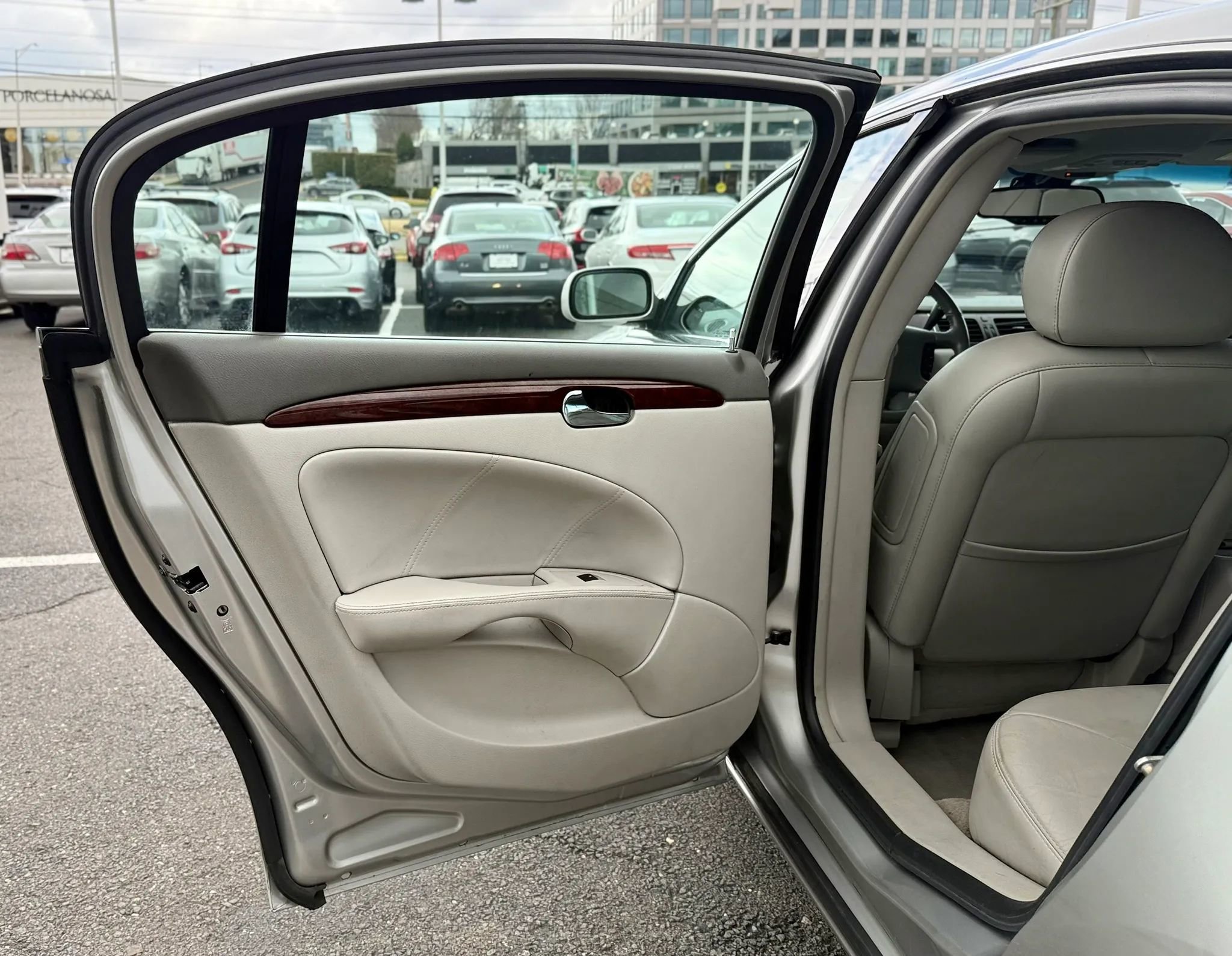 Used 2008 Buick Lucerne CXL w/ Driver Confidence Package image 23