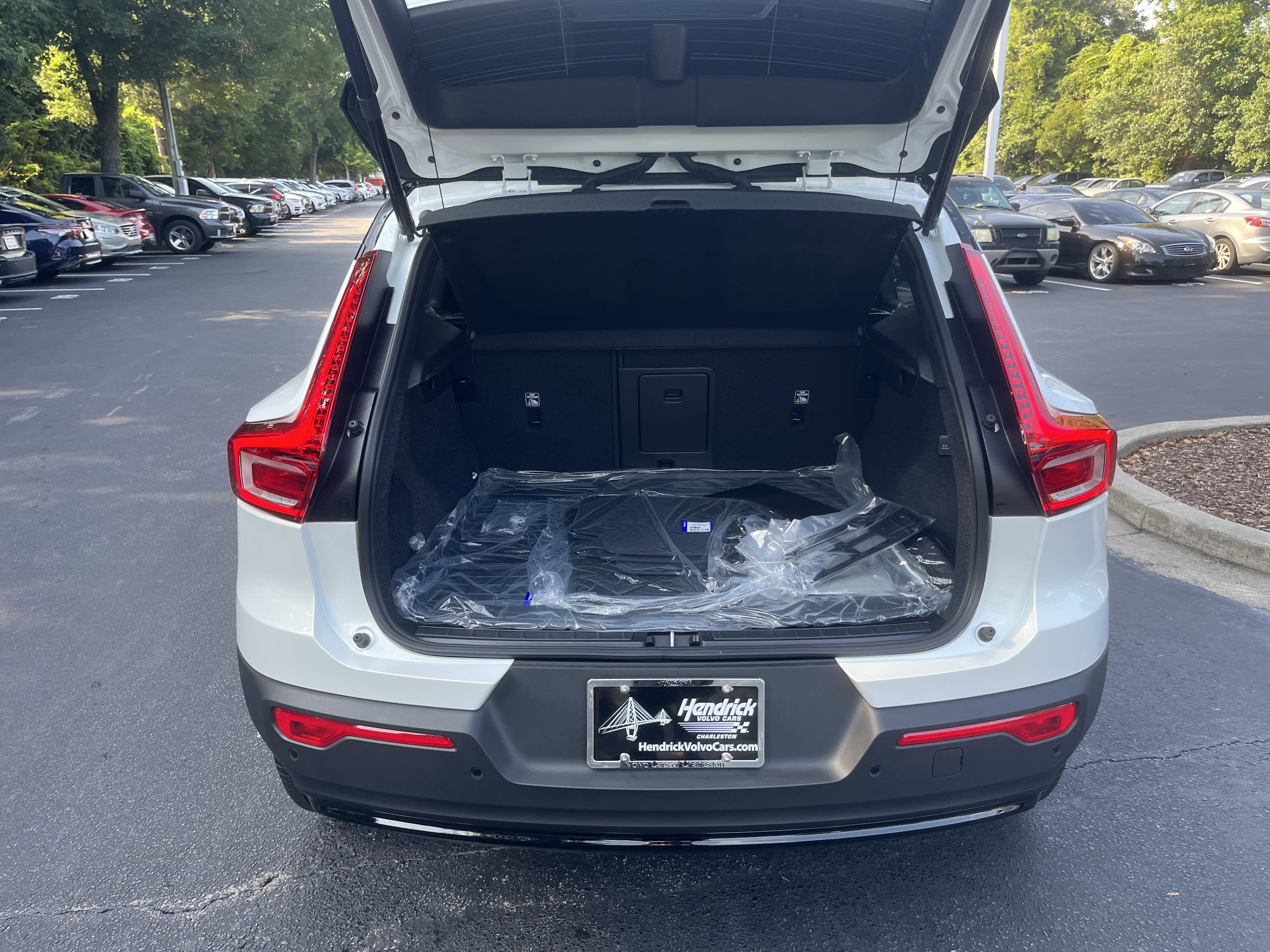 Used 2026 Volvo XC40 B5 Ultra w/ Protection Package Premier image 35