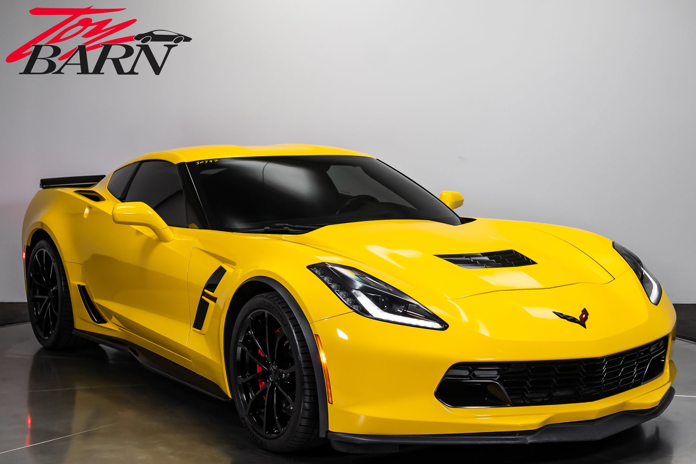 Used 2019 Chevrolet Corvette Grand Sport w/ Carbon Flash Badge Package RWD image 15