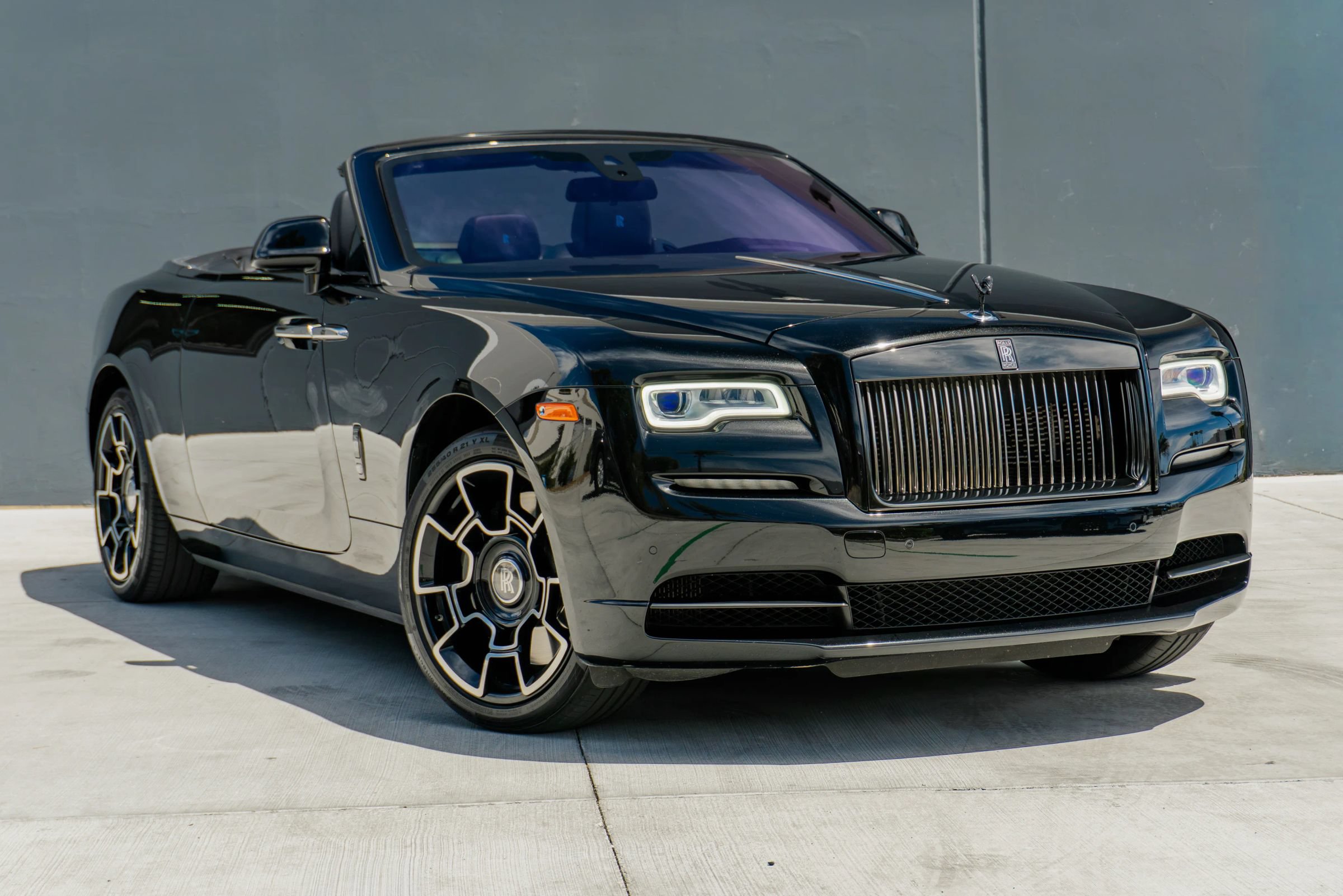Used 2018 Rolls-Royce Dawn RWD image 6