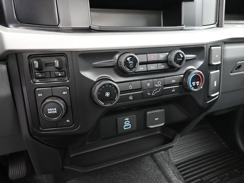 New 2026 Ford F250 4x4 Regular Cab Super Duty image 20