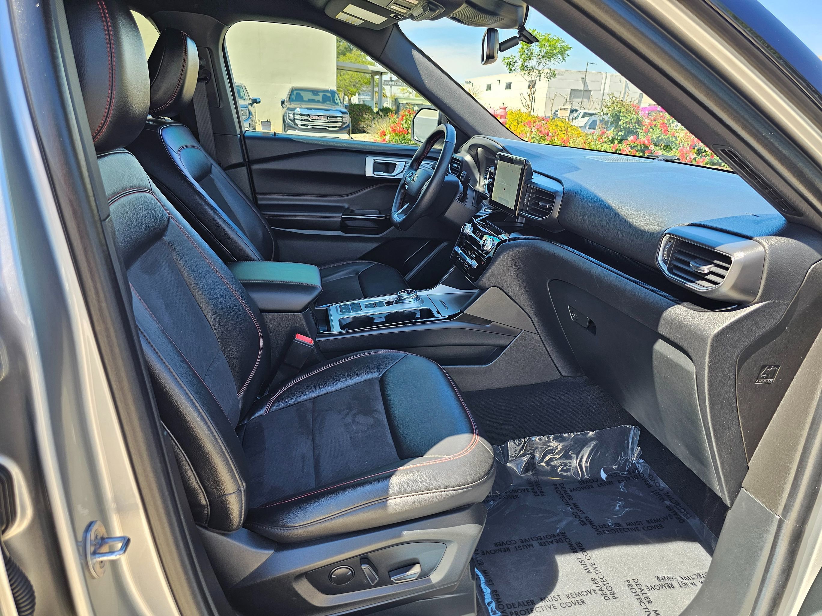 Used 2024 Ford Explorer ST-Line w/ Class IV Trailer Tow Package RWD image 34